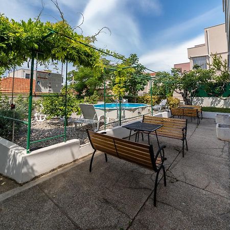 Apartments Turtle Gardens Makarska Exterior foto