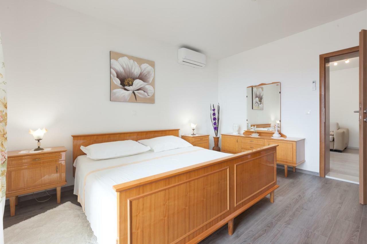 Apartments Turtle Gardens Makarska Exterior foto