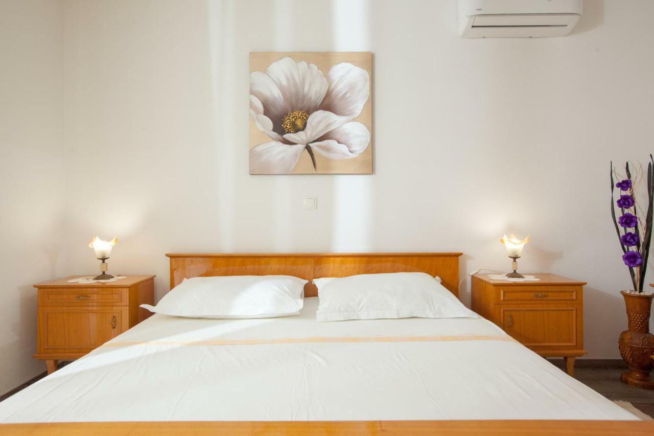Apartments Turtle Gardens Makarska Exterior foto