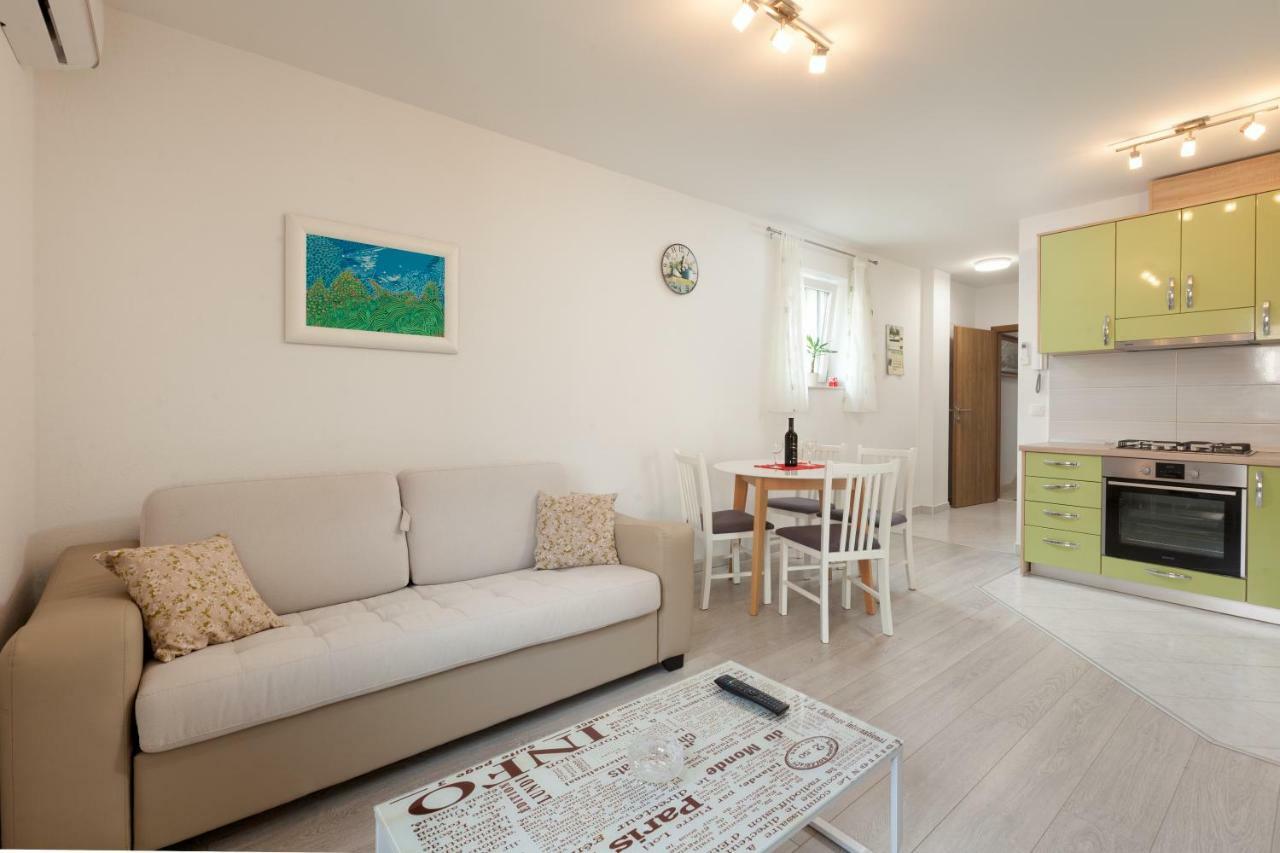 Apartments Turtle Gardens Makarska Exterior foto